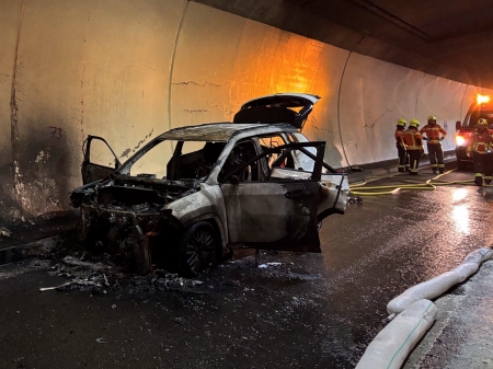 Fahrzeugbrand Rosenbergtunnel